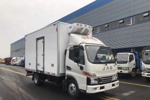 4米2江淮骏铃V5冷藏车